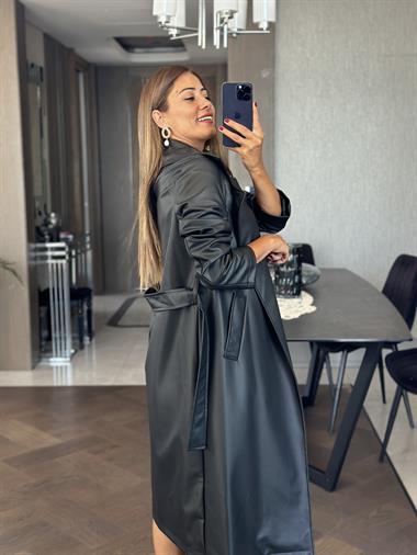 Siyah Kuşaklı Bornoz Model Deri Kadın Trençkot