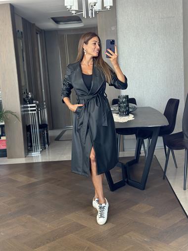 Siyah Kuşaklı Bornoz Model Deri Kadın Trençkot