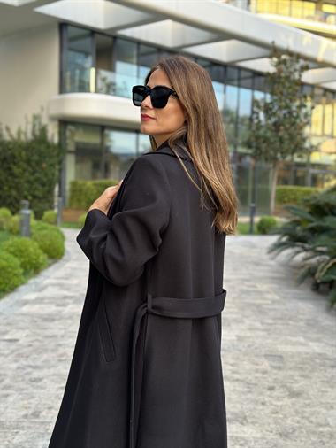 Siyah Kuşaklı Bornoz Model Kaşe Kadın Kaban
