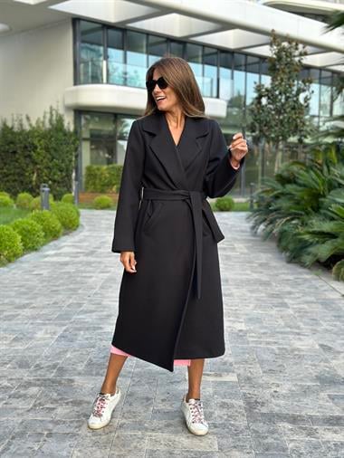 Siyah Kuşaklı Kesik Yaka Kaşe Kadın Kaban