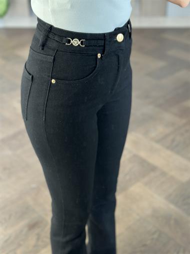 Siyah Lacarino Kemeri Gold Aksesuarlı Kadın Jean Pantolon