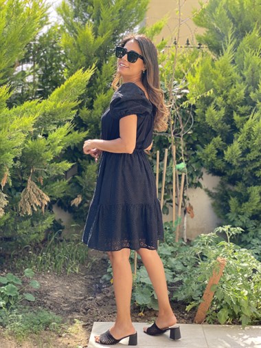 Siyah Lastikli Fisto Detaylı Kadın Elbise