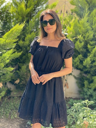 Siyah Lastikli Fisto Detaylı Kadın Elbise