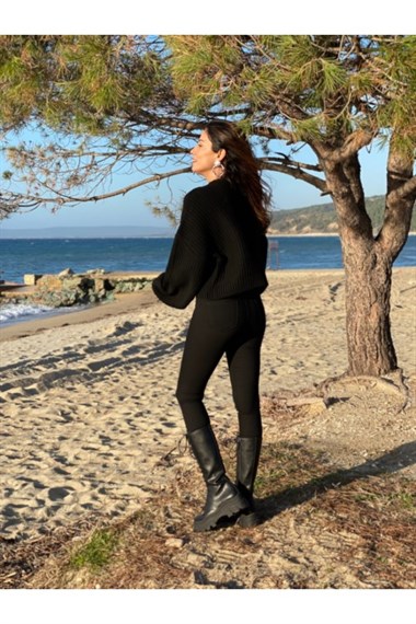 Siyah Lingsli Bisiklet Yaka Kazak