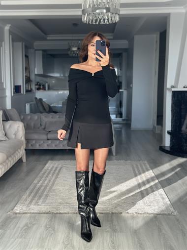 Siyah Madonna Yaka Aksesuar Detaylı Kadın Kazak