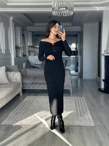 Siyah Madonna Yaka Aksesuar Detaylı Kadın Midi Boy Triko Elbise