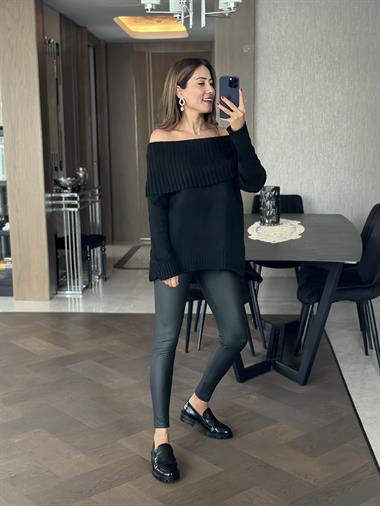 Siyah Madonna Yaka Kadın Triko Kazak