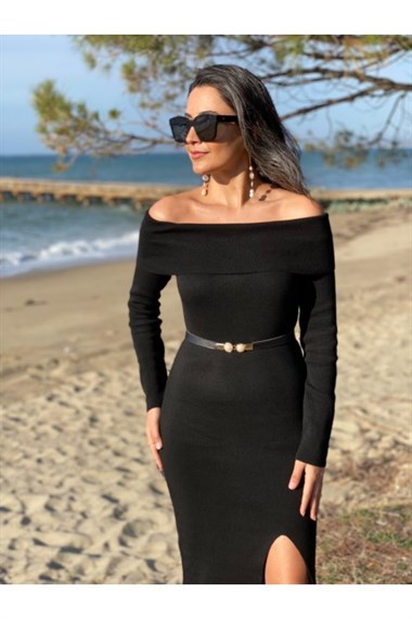 Siyah  Madonna Yaka Yırtmaçlı Triko Elbise