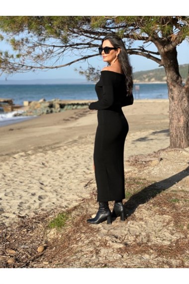 Siyah  Madonna Yaka Yırtmaçlı Triko Elbise