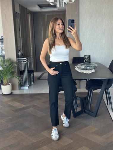 Siyah Marka Model Kesik Paça Boy Fit Kadın Jean Pantolon
