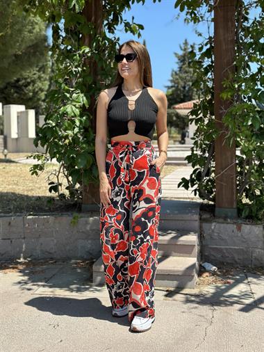 Siyah Metal Detay Triko Kadın Crop Bluz