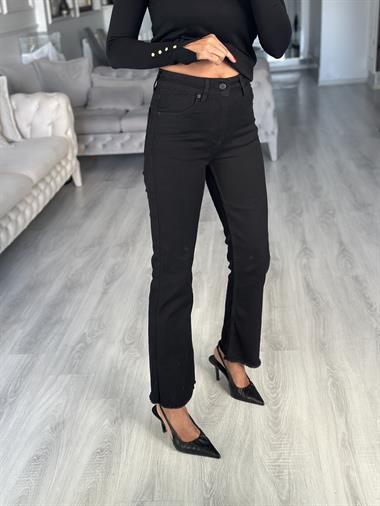 Siyah Mini Flare Paçası Püsküllü Kadın Jean Pantolon