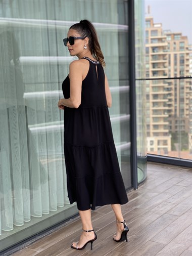 Siyah Nakışlı Halter Yaka Krinkıl Elbise