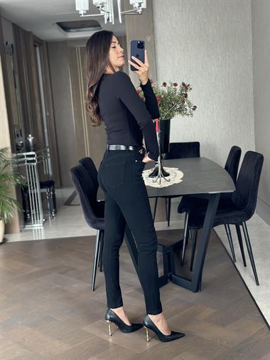 Siyah Omzu Açık Uzun Kol  Kadın Body