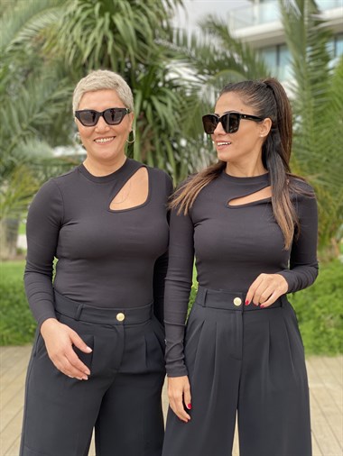 Siyah Önü Dekolteli Fitilli Kaşkorse Kadın Bluz