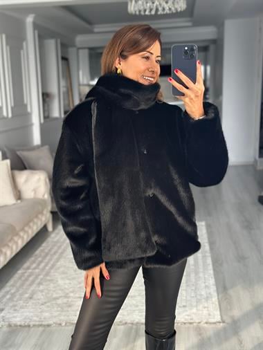 Siyah Önü Düğmeli Atkılı Kadın Kürk Mont