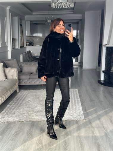 Siyah Önü Düğmeli Atkılı Kadın Kürk Mont