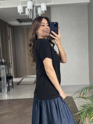 Siyah Organze Taş Kalpli Bisiklet Yaka Kadın T-Shirt