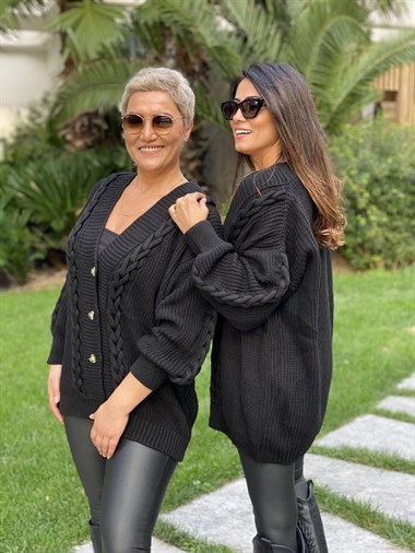 Siyah Örgü Detay Düğmeli Triko Kadın Hırka