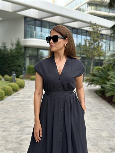 Siyah Orjinal Marka V Yaka Düğmeli Cepli Kadın Elbise 