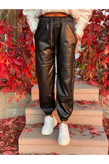 Siyah Paça Lastikli Deri Kadın Pantolon