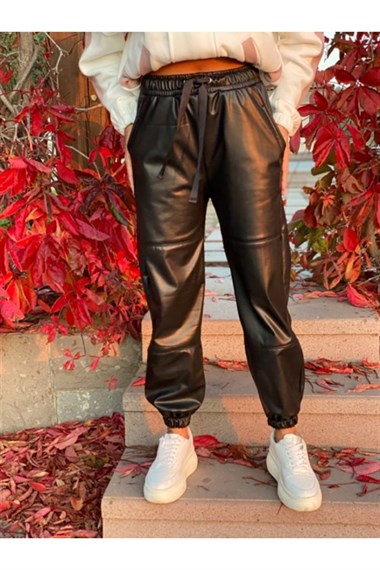 Siyah Paça Lastikli Deri Kadın Pantolon