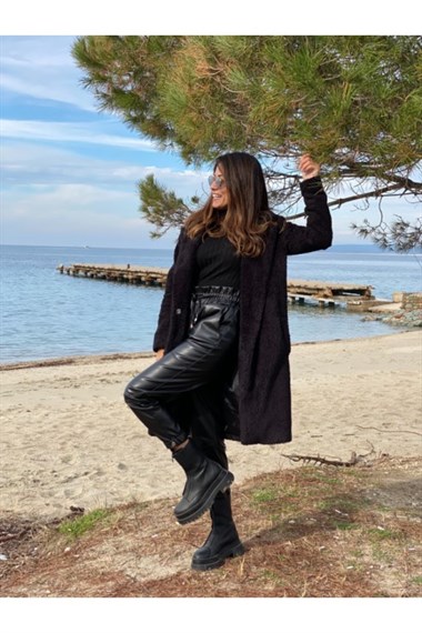 Siyah Paçası Çıtçıtlı Deri Pantolon