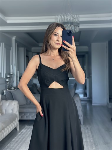 Siyah Pencere Detay Askılı Midi Boy Kadın Elbise
