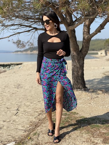 Siyah Pencere Detay Kaşkorse Bluz