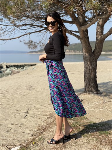 Siyah Pencere Detay Kaşkorse Bluz