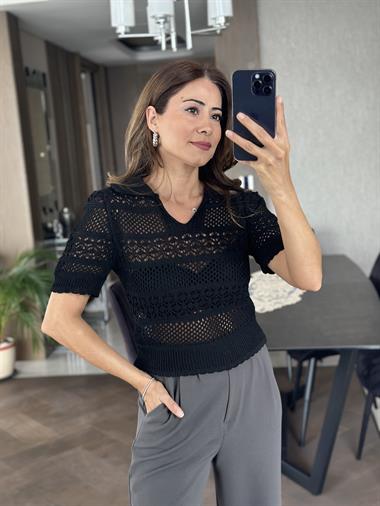 Siyah Polo Yaka Kısa Kol Dekolte Örgü Triko Kadın Bluz