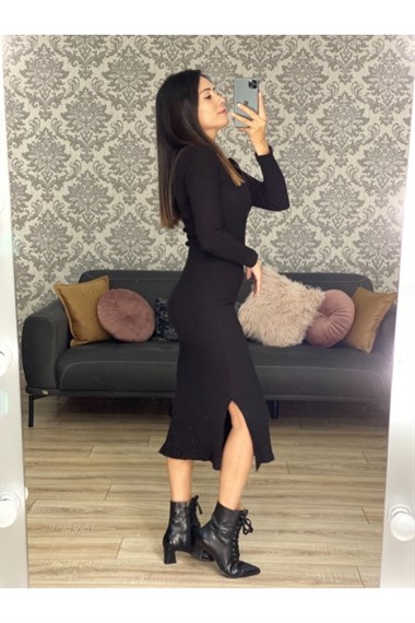 Siyah Polo Yaka Triko Elbise