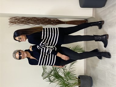 Siyah Polo Yaka Yarım Fermuarlı Çizgili Kadın Kazak