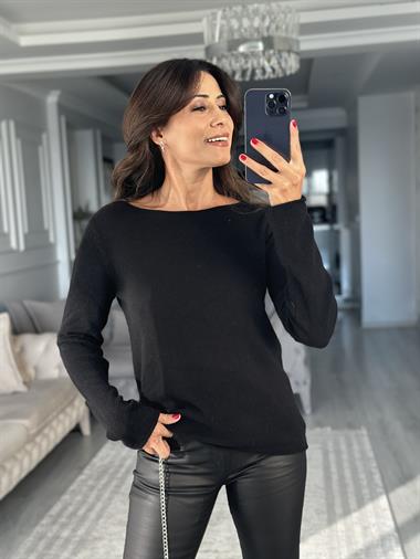 Siyah Premium Kaşmir Kayık Yaka Kadın Kazak