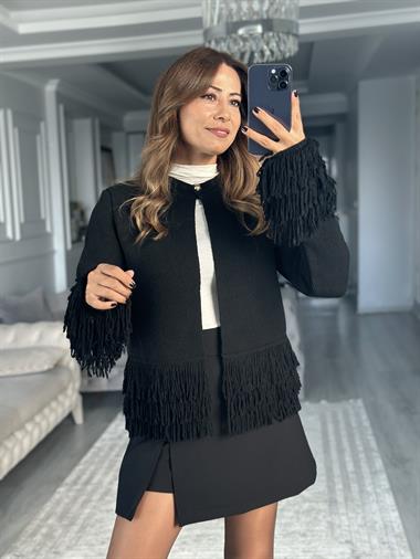 Siyah Püsküllü Tek Düğmeli Kadın Triko Hırka