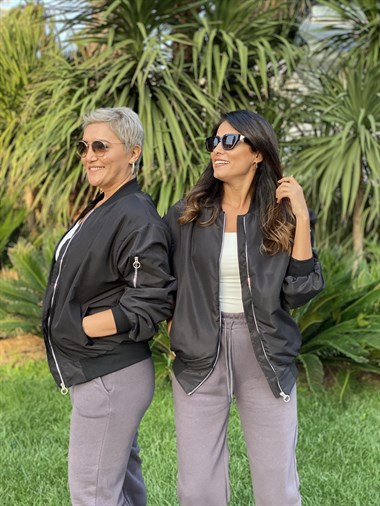 Siyah Ribanalı Spor Kapitone Kadın  Mont