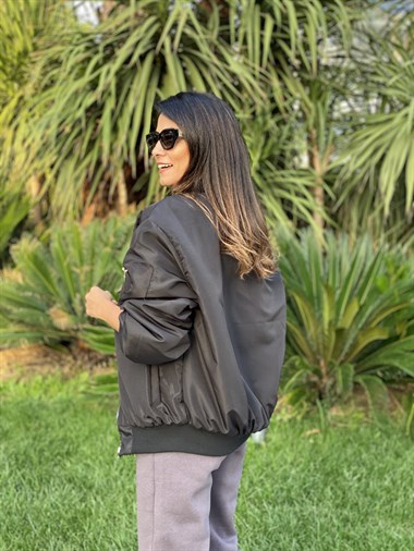 Siyah Ribanalı Spor Kapitone Kadın  Mont