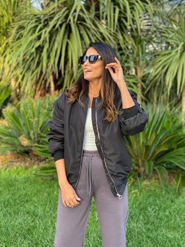 Siyah Ribanalı Spor Kapitone Kadın  Mont