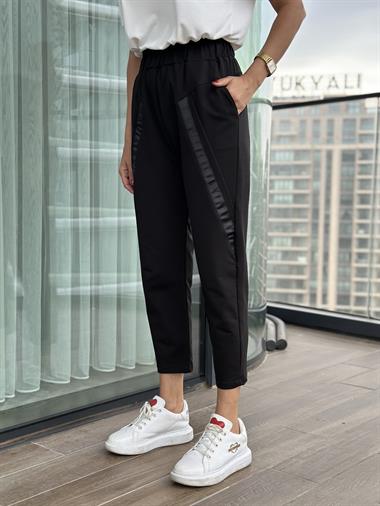 Siyah Şerit Detay Cepli Kadın Eşofman Altı