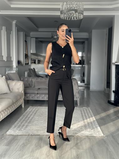 Siyah Sıfır Kol Gold Aksesuarlı Sakallı Kadın Bluz