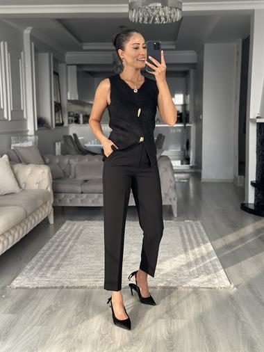 Siyah Sıfır Kol Gold Aksesuarlı Sakallı Kadın Bluz