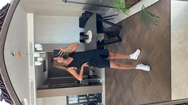 Siyah Sıfır Kol V Yaka Bluz Şort Kadın İkili Takım