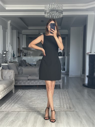 Siyah Sırtı Açık Balon Mini Kadın Elbise 