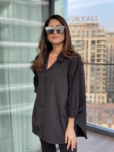 Siyah Sırtı Düğme Detay Poplin Gömlek