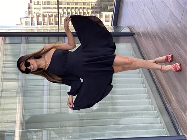 Siyah Tek Omuz Eteği Volanlı Kuşaklı Elbise