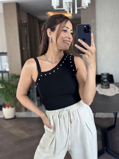 Siyah Tek Omzu Kalın Biyeli Önü Taşlı Kadın Body