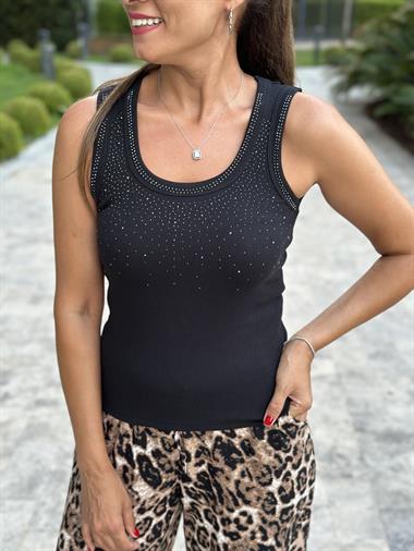 Siyah U Yaka Önü Taşlı Kaşkorse Sıfır Kol Kadın Body