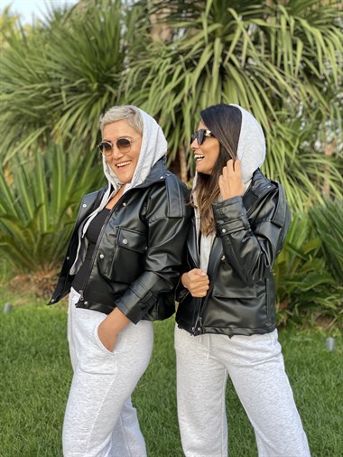 Siyah Üç İplik Kapüşonlu Deri Kadın Mont