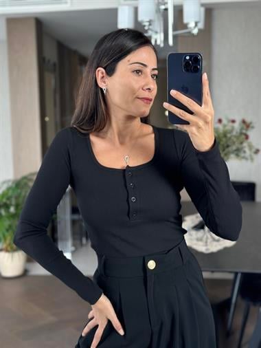 Siyah Uzun Kol Patlı Düğmeli U Yaka Kadın Body