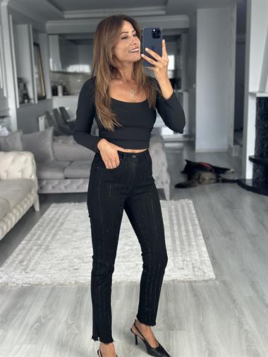 Siyah Uzun Kol Yanları Büzgülü U Yaka Kadın Body